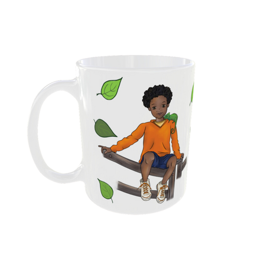 Taza de cerámica con el personaje Lucas de Lily Girls acompañado de su camaleón.