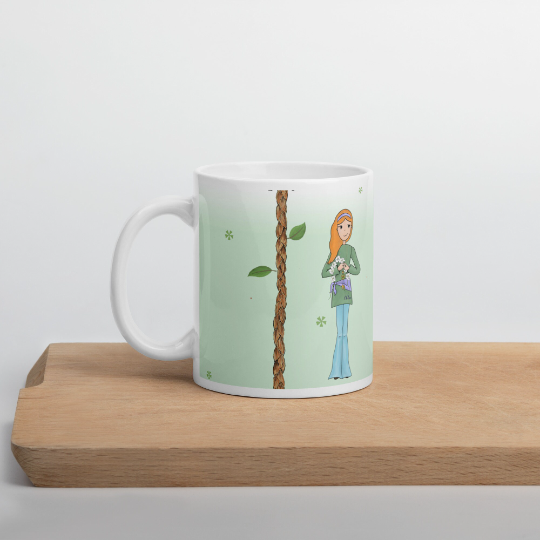 Taza de cerámica color pastel con el personaje  Chloe de Lily Girls y un fondo verde inspirado en la naturaleza.